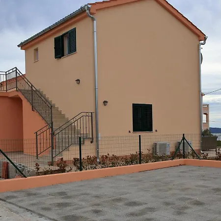 Casa de Férias Holiday With 2 In *