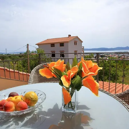 Holiday With 2 In Casa de Férias