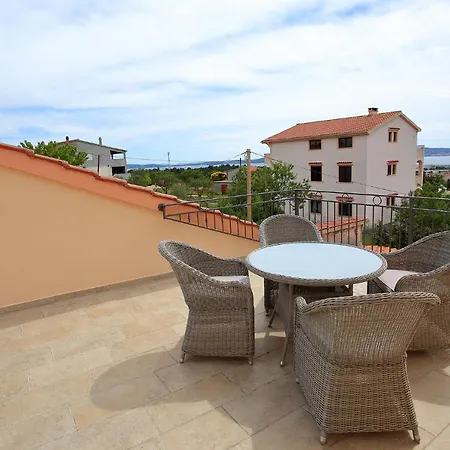 Casa de Férias Holiday With 2 In Zadar
